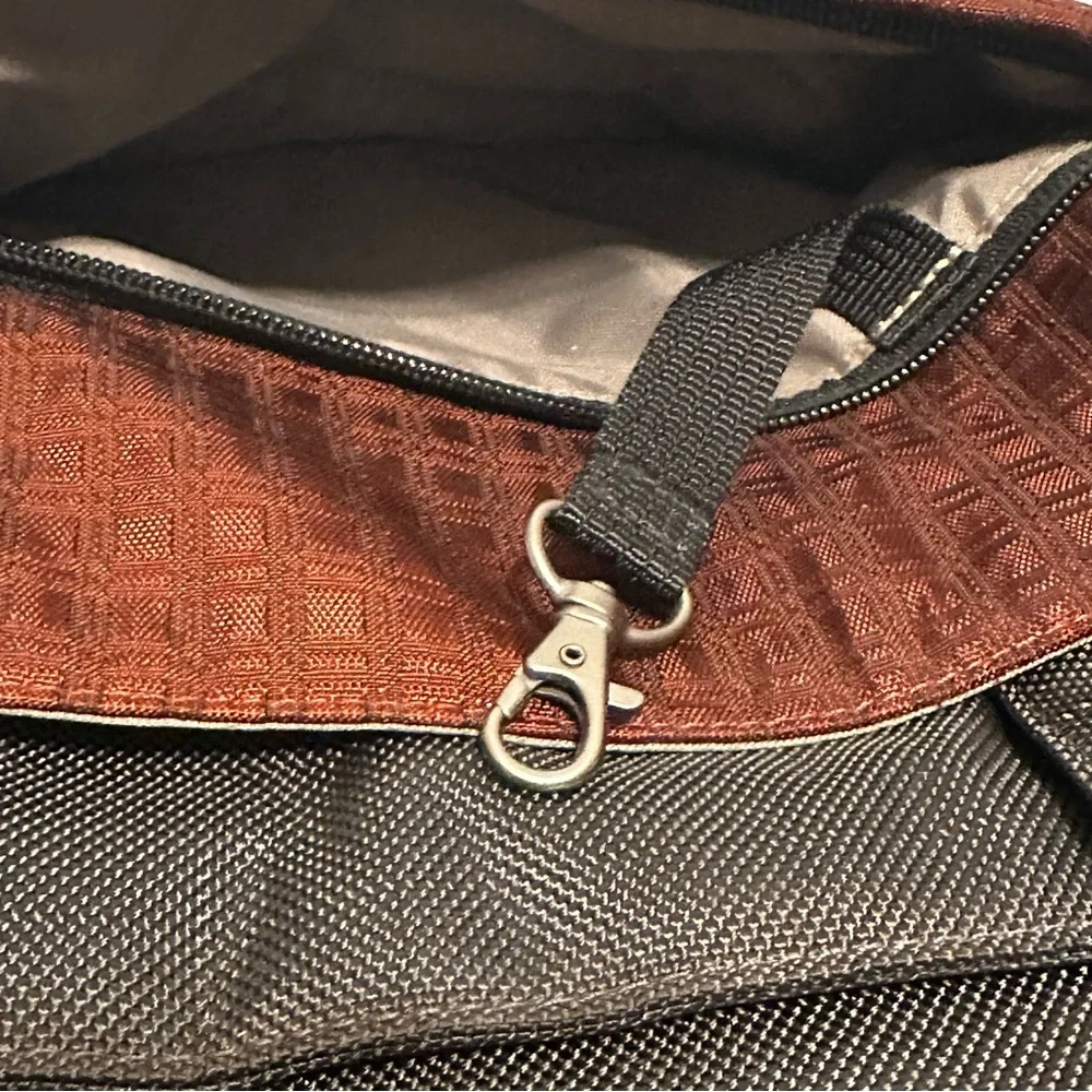 REI Inside Passage Accessory Tote Insulated Padded Tote Bag Maroon Gray 16